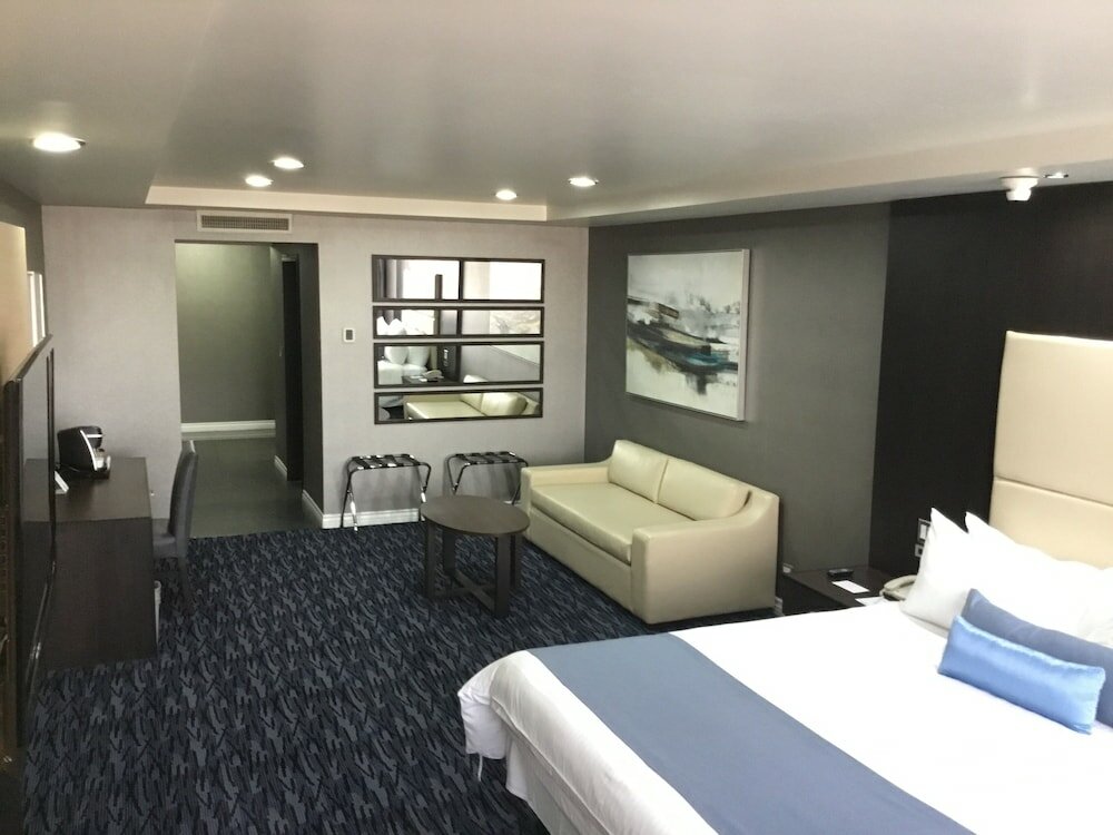 Фото Hotel Pueblo Amigo Plaza & Casino