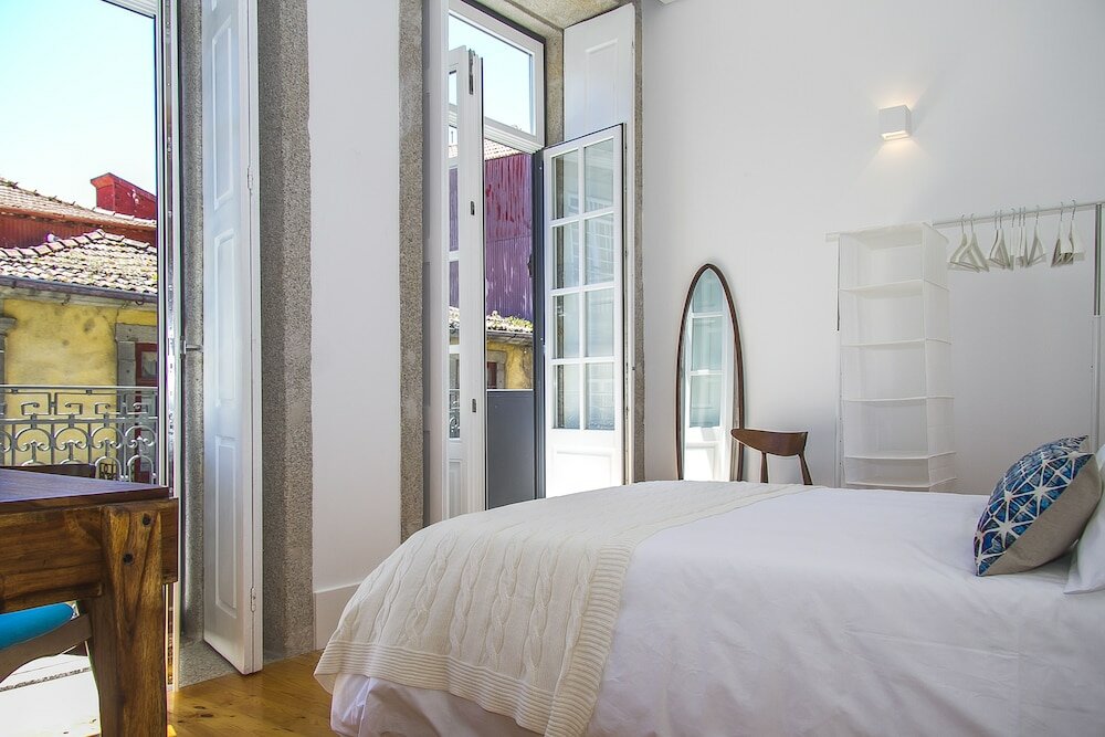 Фото Liiiving in Porto-Blue Flower Apartment