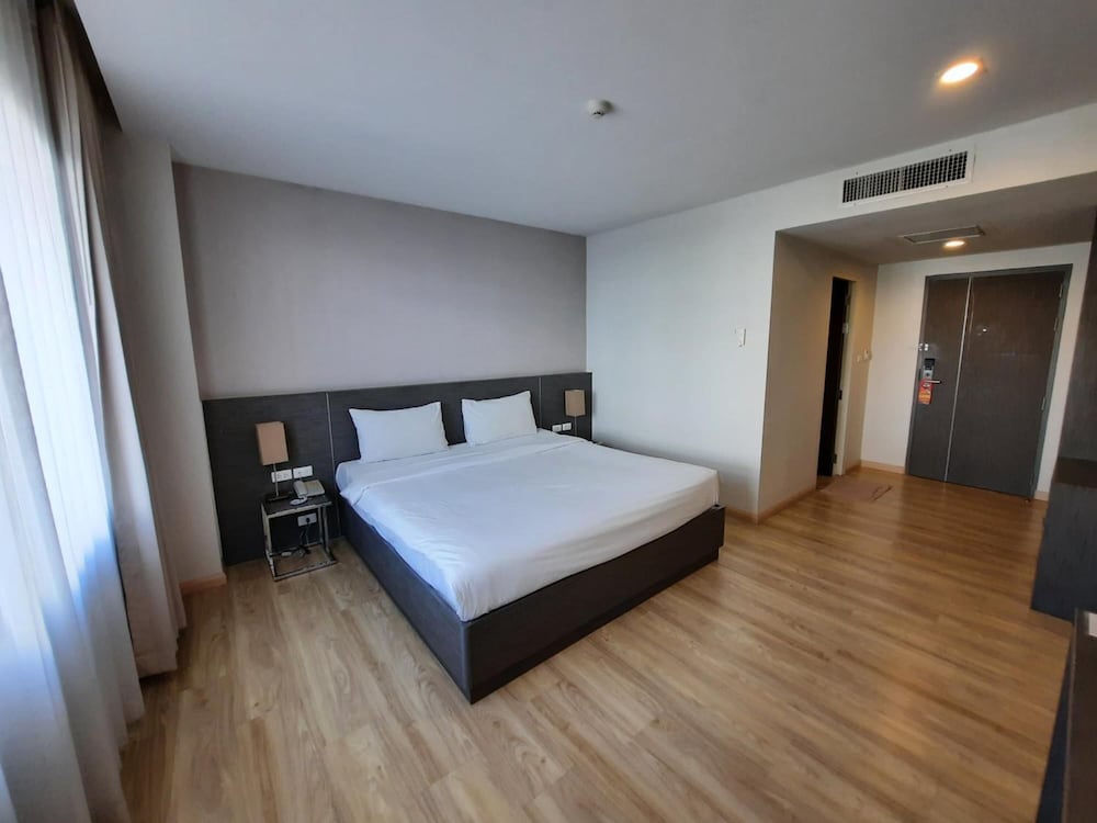 Фото Leosor Hotel