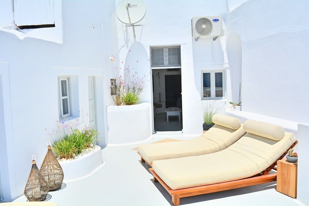 Фото Cocoon Suites