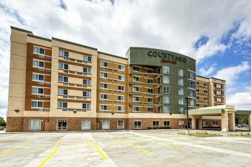 Гостиница Courtyard Westbury Long Island