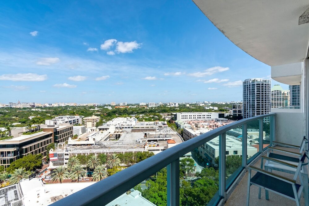 Фото Private Residences at Hotel Arya by SoFLA Vacations