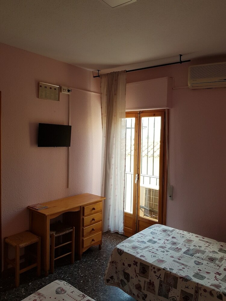 Фото Hostal L Escaleta