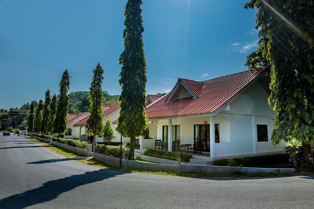 Фото Naiharn Beach Resort