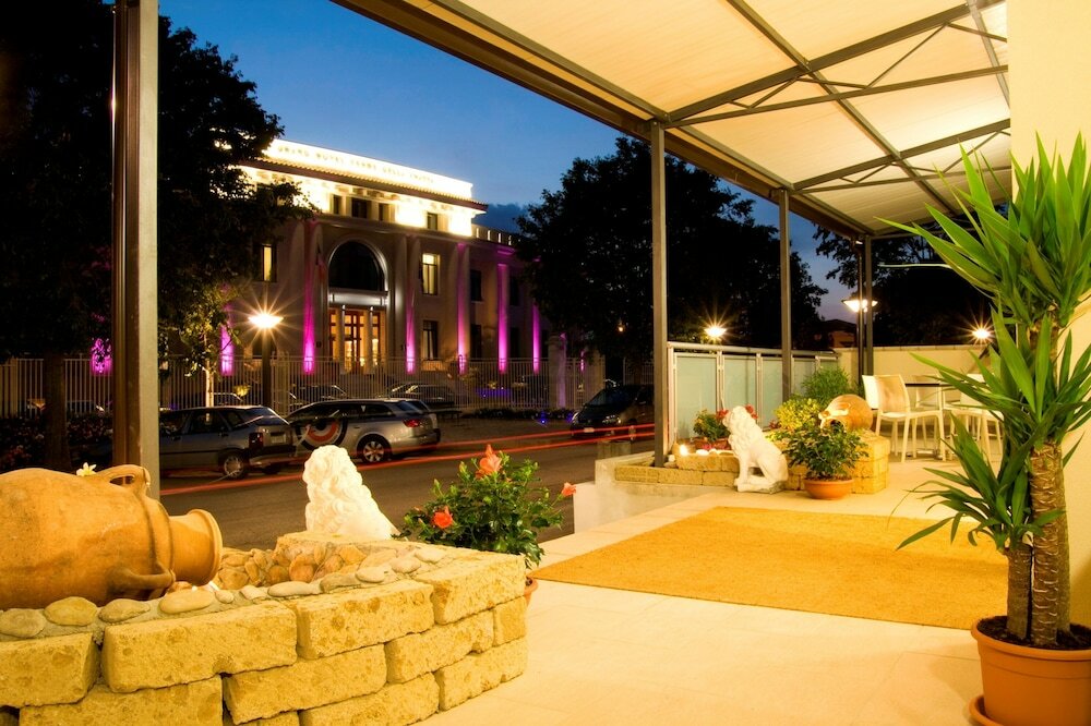 Фото отеля 1