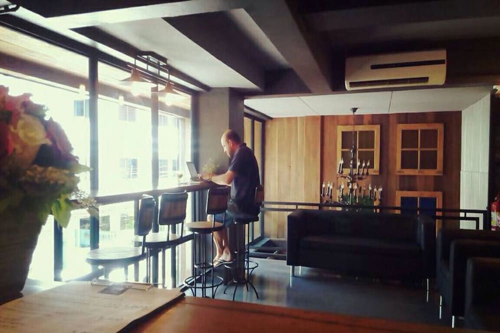 Фото The Arak Bed Bar and Hostel