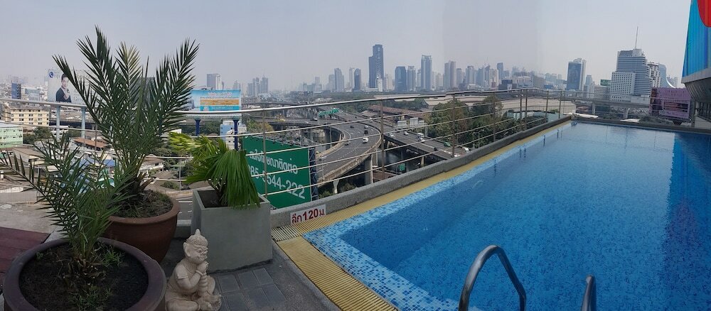 Фото Interchange Tower Serviced Apartment