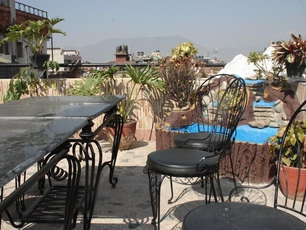 Фото Thamel Apartments Hotel