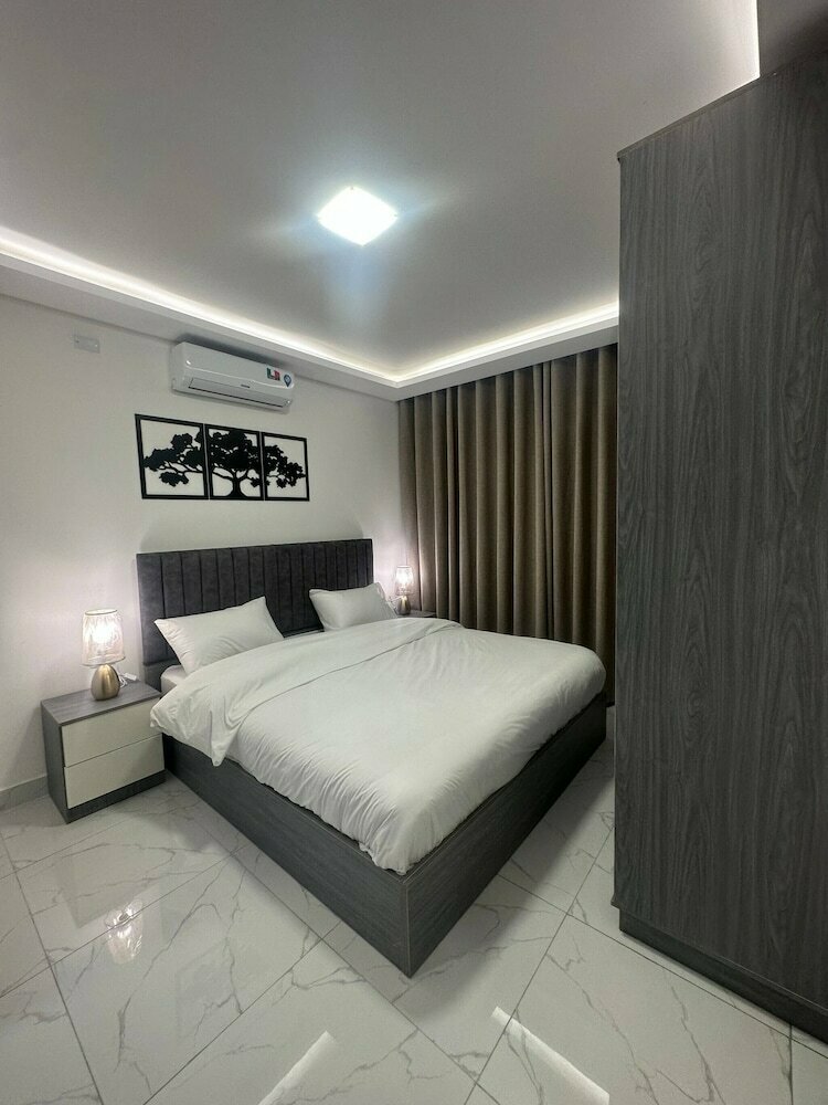 Short-term housing rental Cozy Rooftop Near Al Services 24, Amman, photo