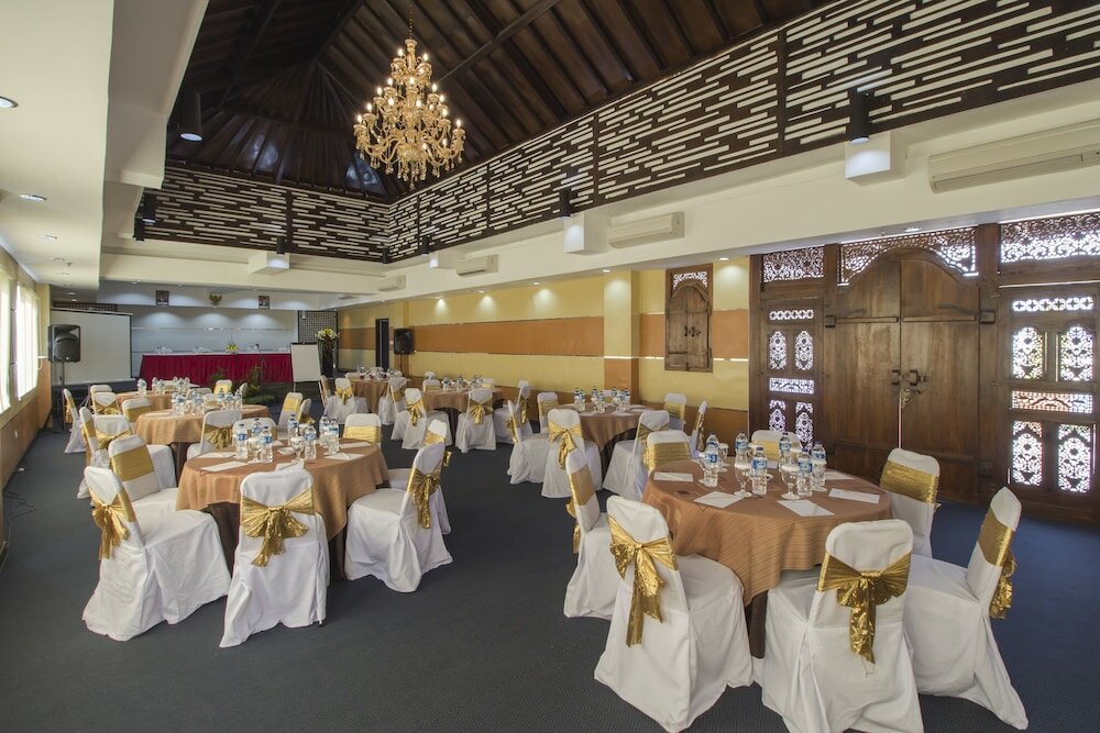 Фото Grand Puri Saron Yogyakarta