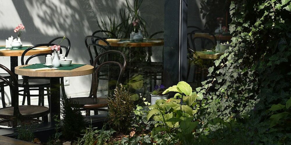 Фото Hotel At the White Lily