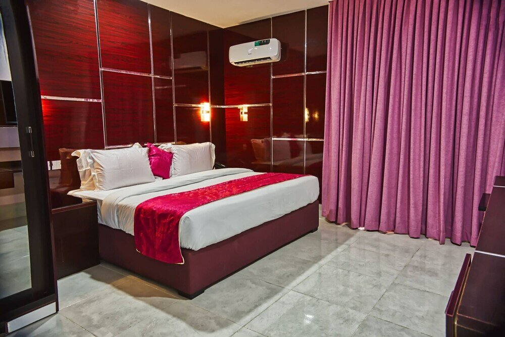 Фото De Phantom Continental Hotel Lekki