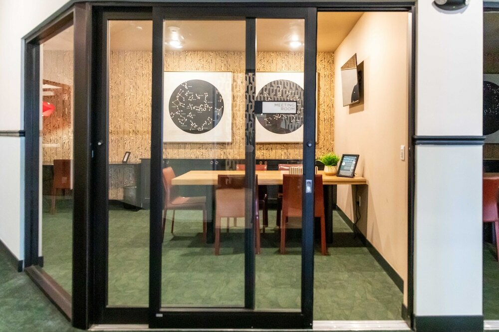 Фото 2br Brand New Suite With Gym & Pool