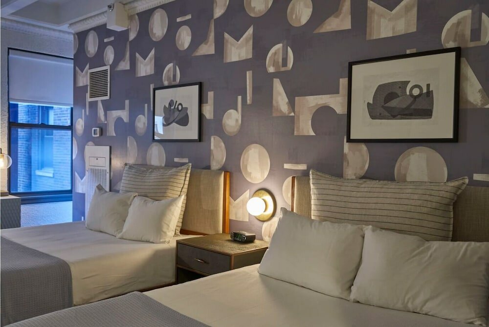 Фото Magnificent Mile Suites