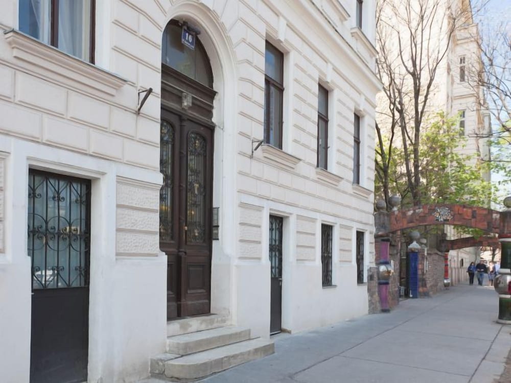 Фото Kunsthaus Apartments