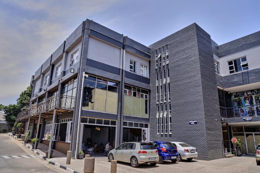 Фото отеля 2