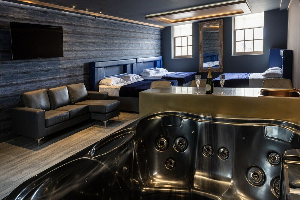 Фото Mischief Liverpool