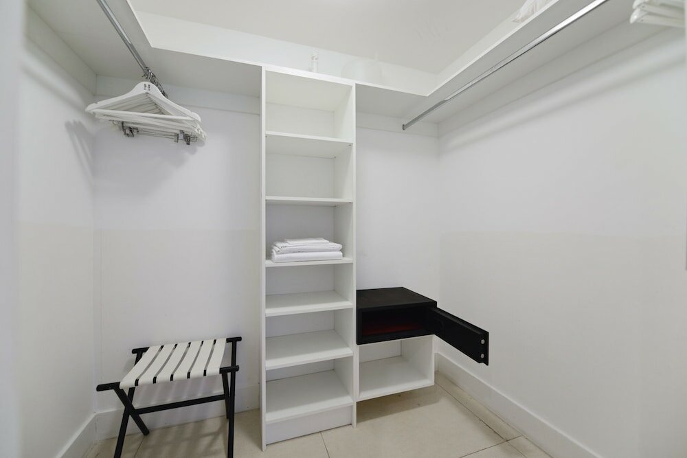 Фото Beachside Apt - Mesmerizing Ocean View