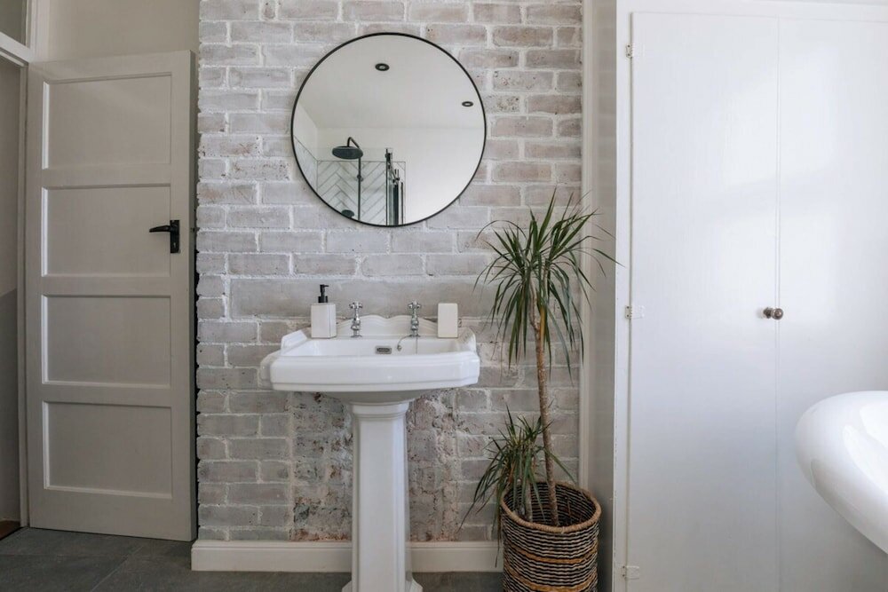 Фото Cosy & Charming 3 Bedroom Terraced Home, Bath!