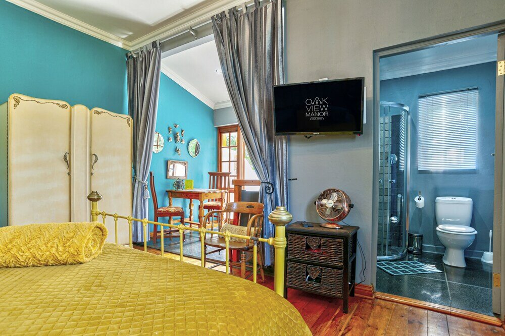 Фото Oak View Manor