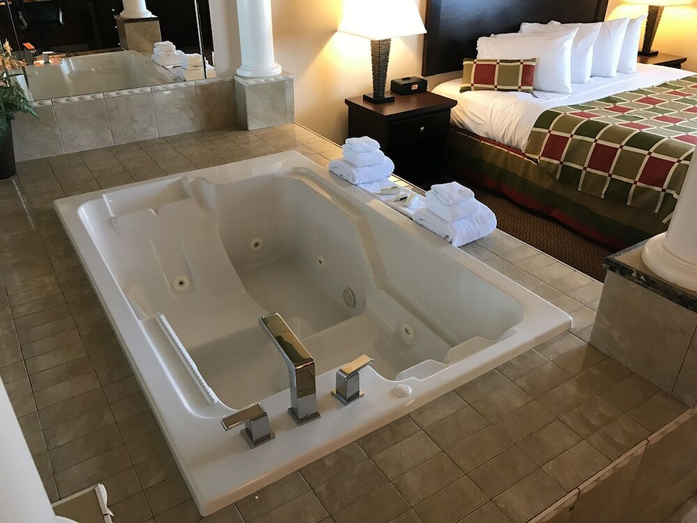 Фото Best Western Plus Mirage Hotel & Resort