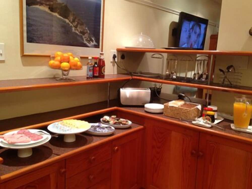 Фото Albatross Guest House