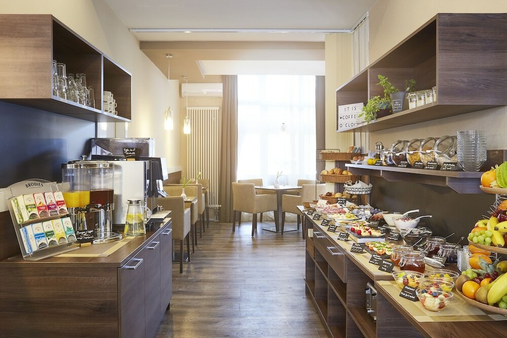 Фото Empress Hotel