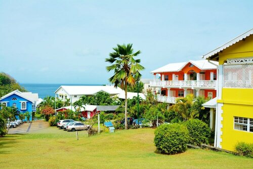 Гостиница Beachcombers Hotel