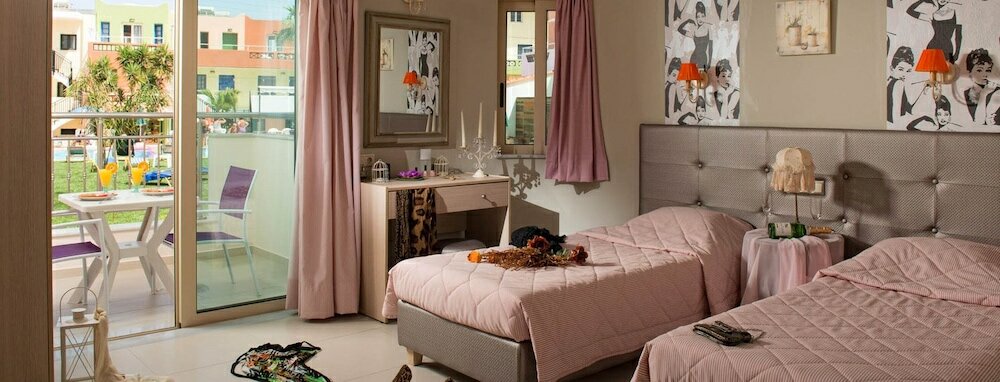 Фото King's Village Apartments