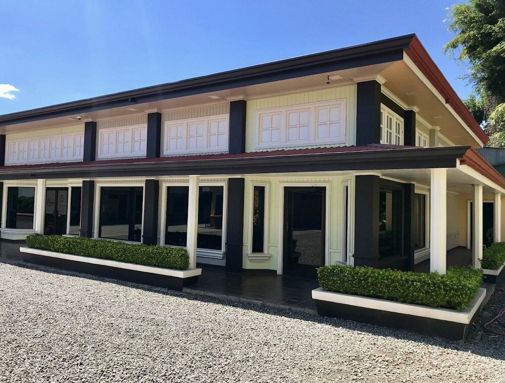 Фото Prado Inn & Suites