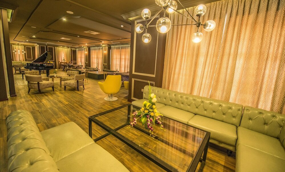 Фото Rose Garden Hotel