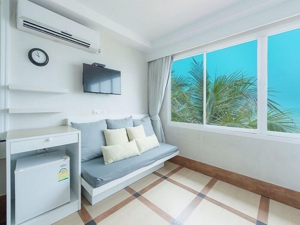 Фото Maldives Beach Resort