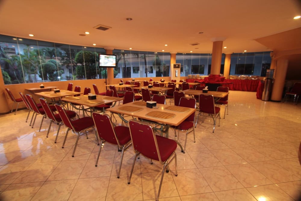 Фото Hotel Sinar 2