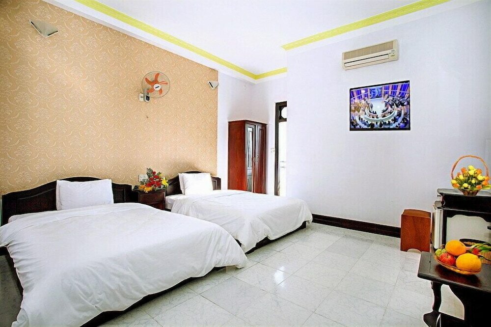 Фото Golden Tulip Hotel