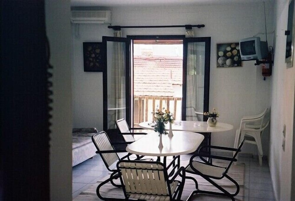 Фото Monemvasia Green Apartments