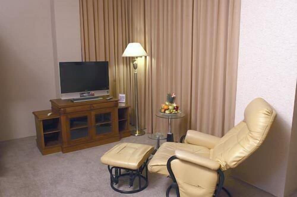 Фото Hotel Grand Tiga Mustika