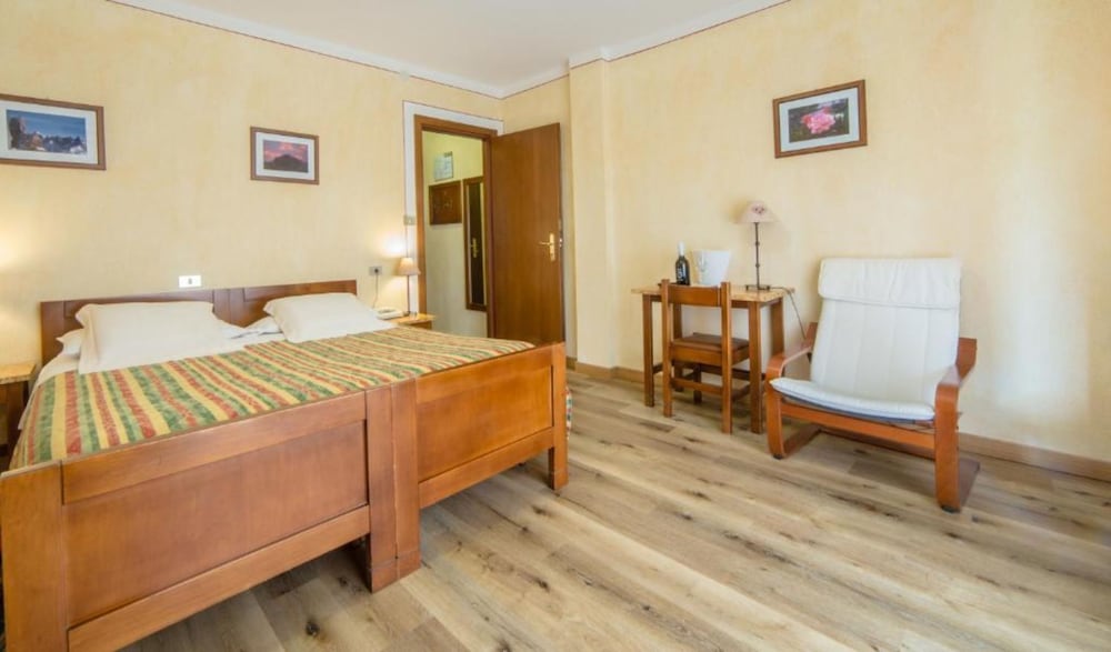 Фото Hotel Beau Sejour