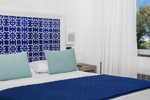 Внешний вид отеля Hotel Mamela в Капрях, фото 5