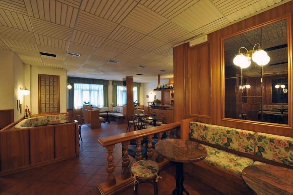 Фото Hotel Beau Sejour