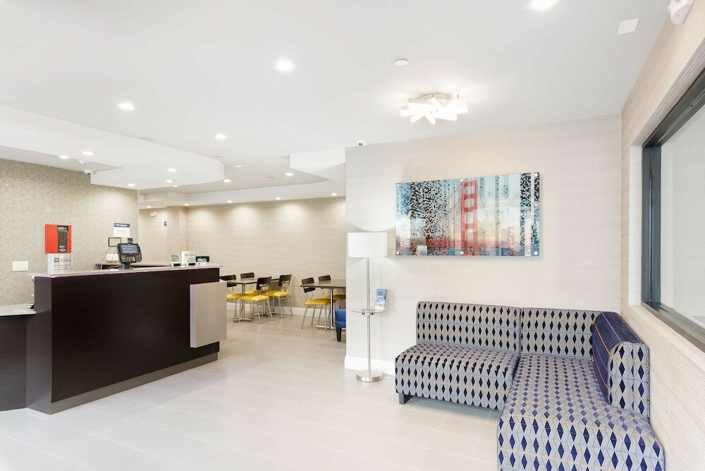 Фото Best Western Red Coach Inn