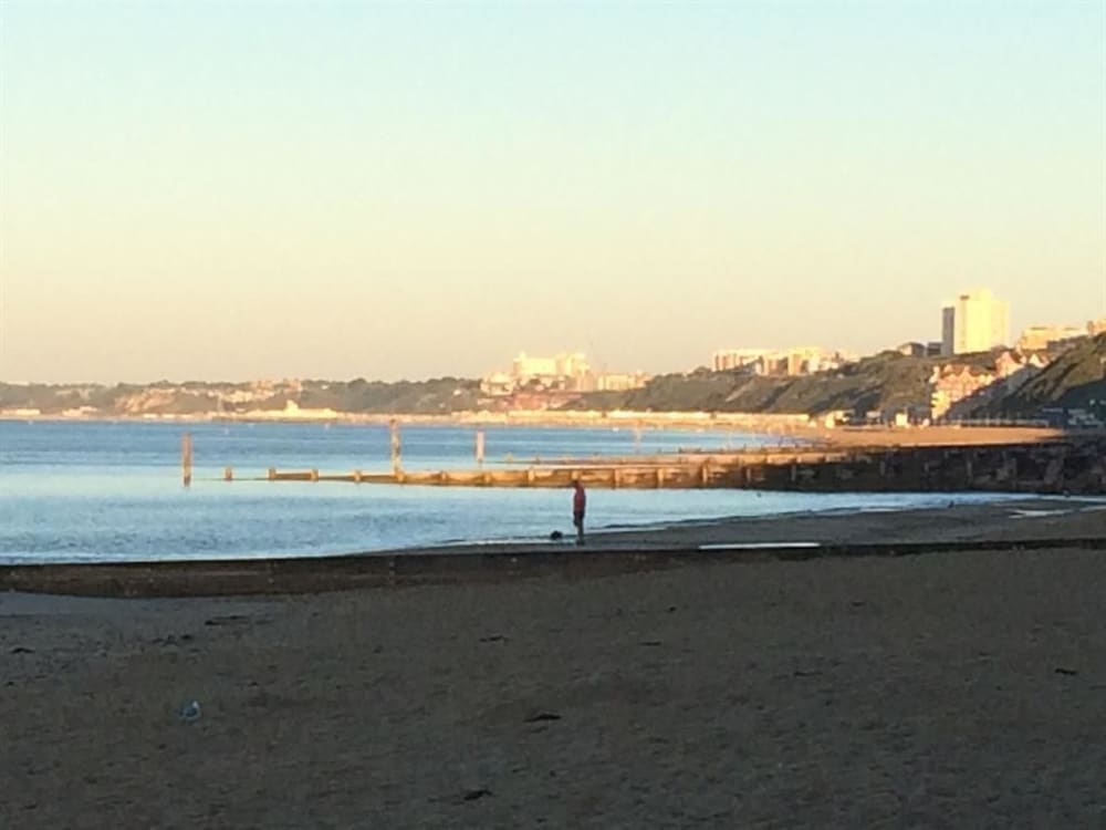 Фото Southern Breeze Lodge