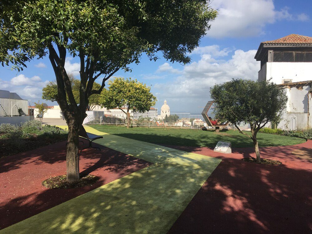 Фото Castle Inn Lisbon