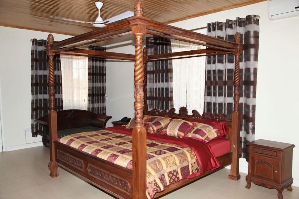 Фото Campbell Hotel Accra