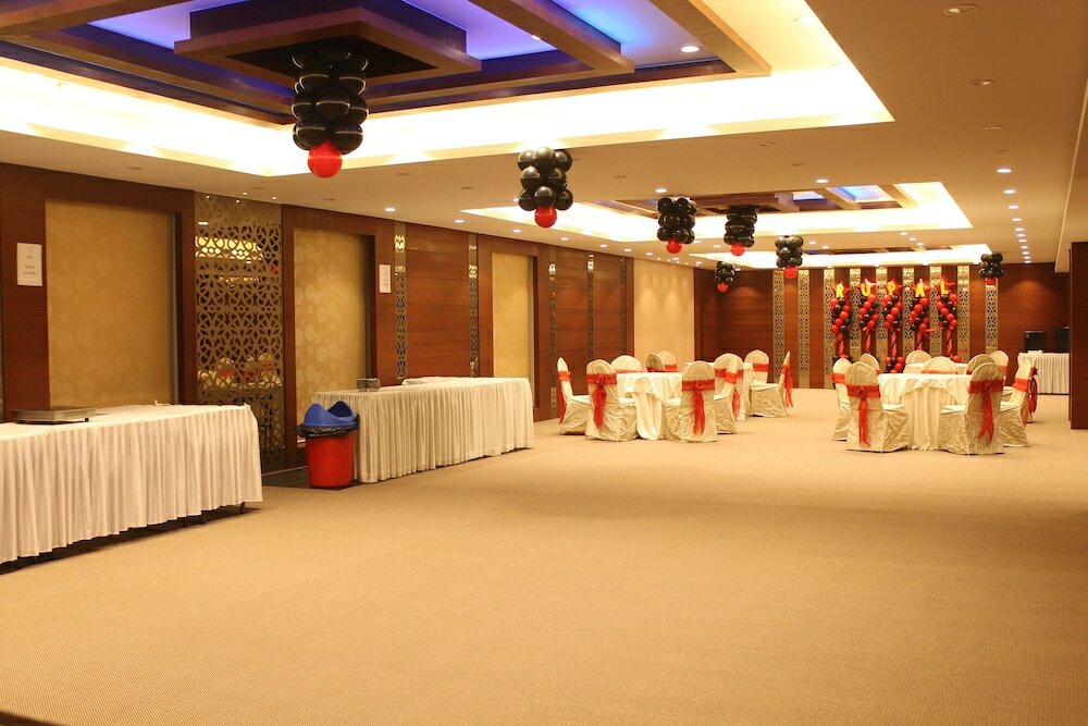 Фото Отель The Byke Suraj Plaza Veg