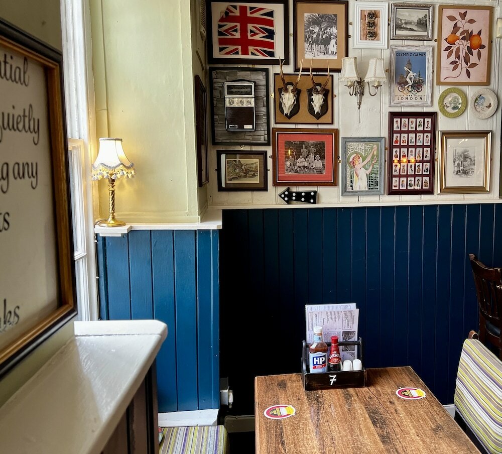 Фото The Crown And Cushion