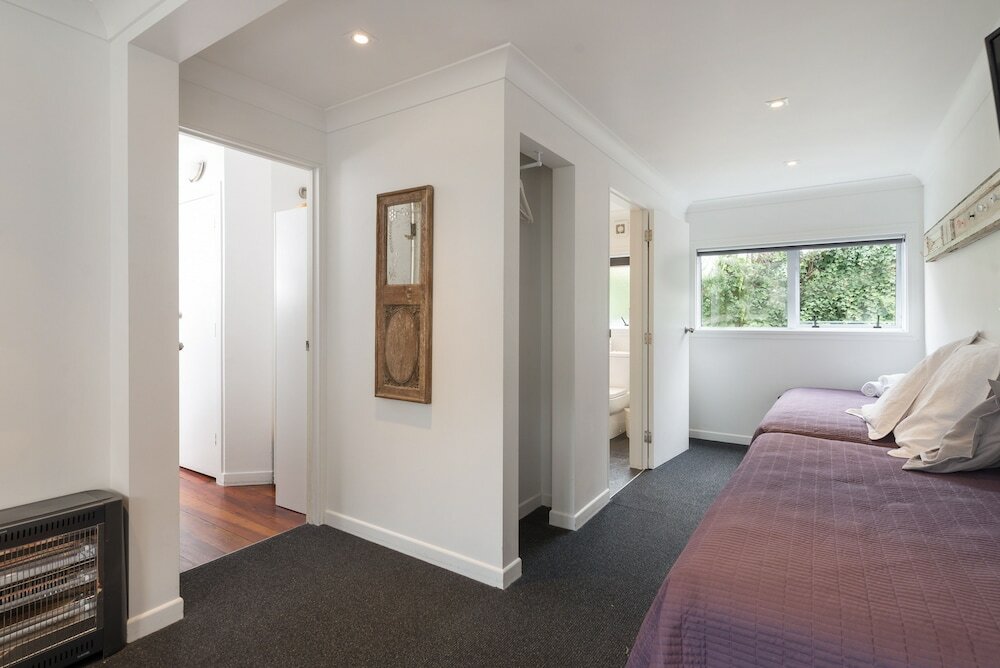 Фото Lakeside City Apartments