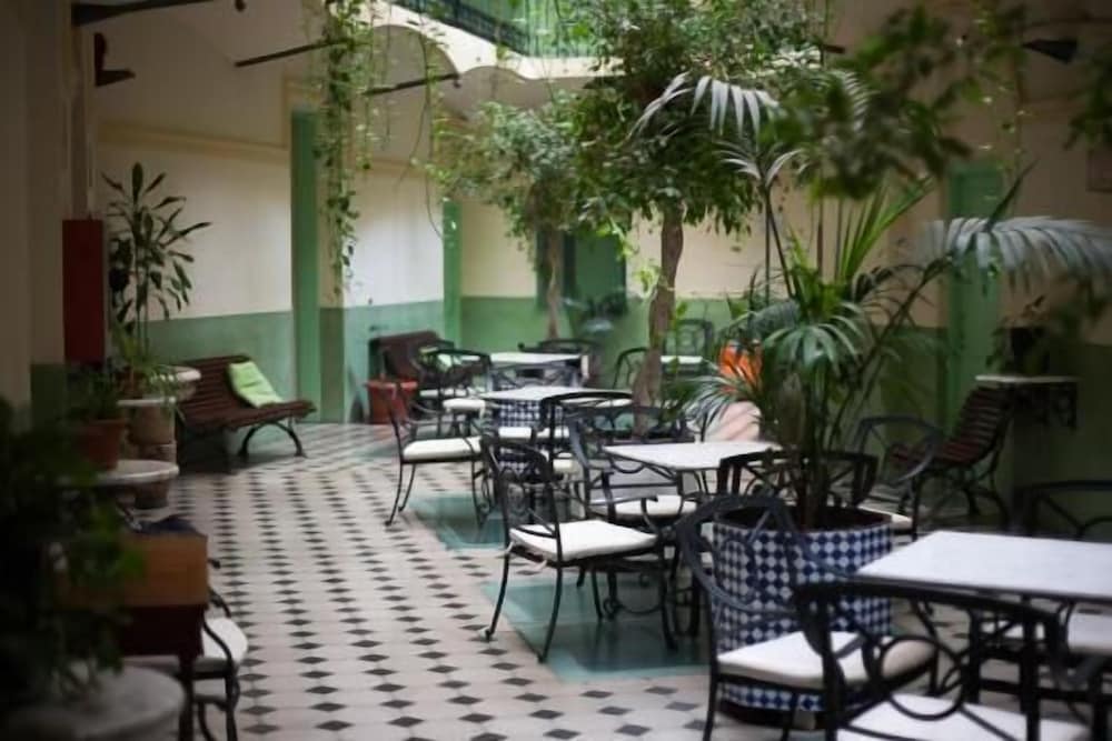 Фото Peninsular Hotel