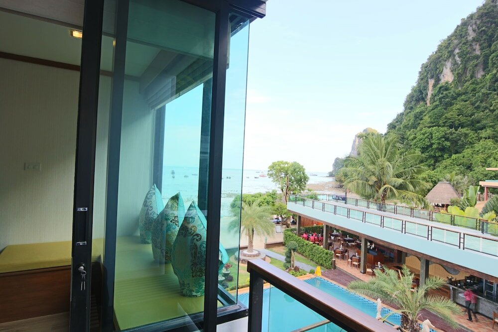 Фото Phi Phi Nice Beach Hotel Hip