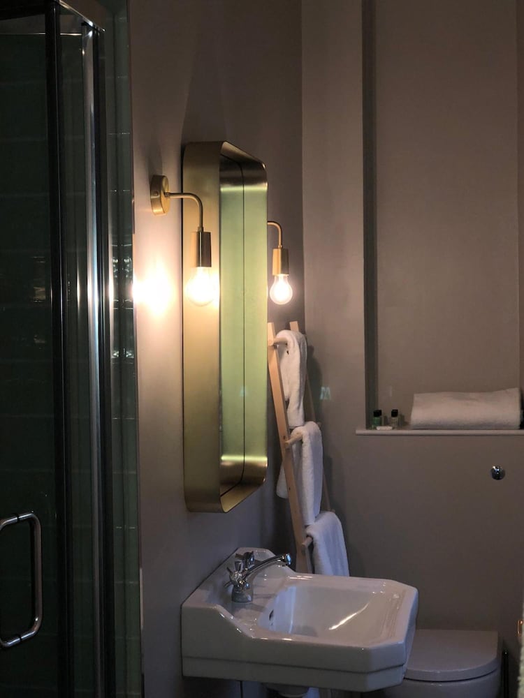 Фото Cathedral House Hotel