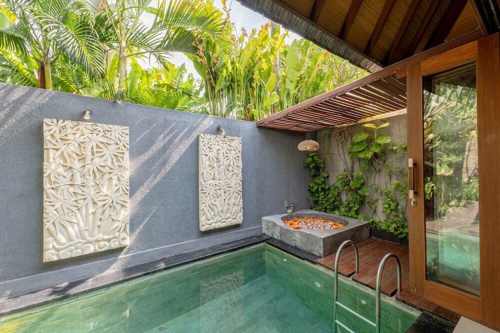 Фото Legian Kriyamaha Villa